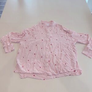 Time and Tru button down pink and white striped top with hearts. Small 4-6